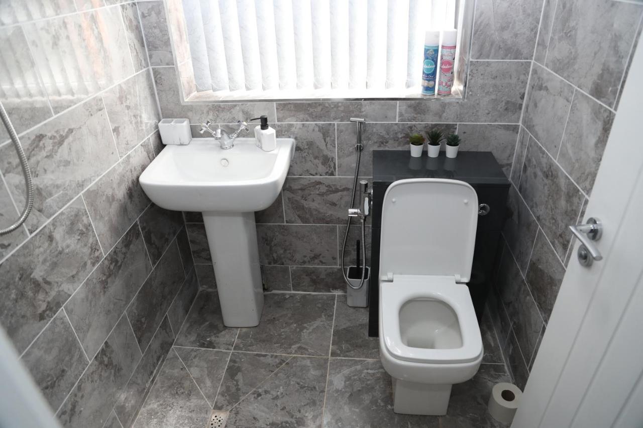 Homely 1-Bed Apartment In バーミンガム エクステリア 写真